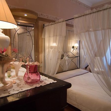 روما B&B Les Suites الغرفة الصورة