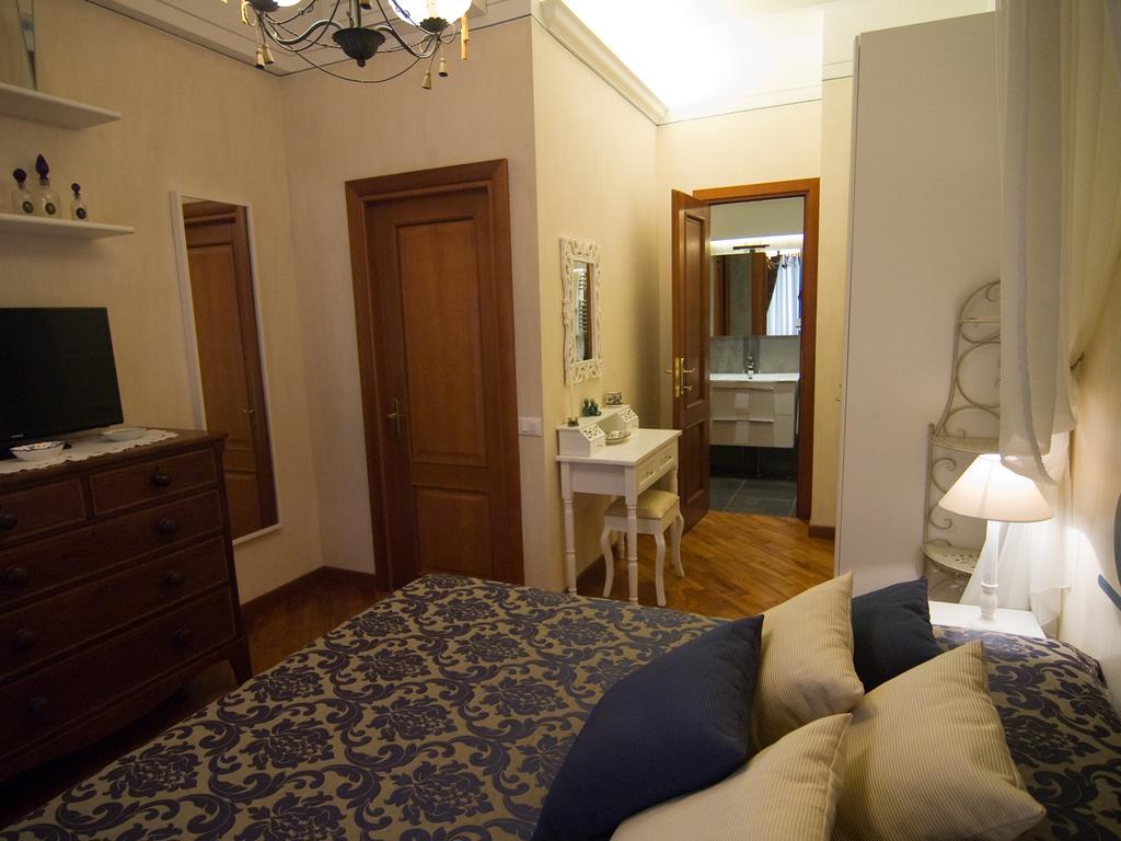 روما B&B Les Suites الغرفة الصورة