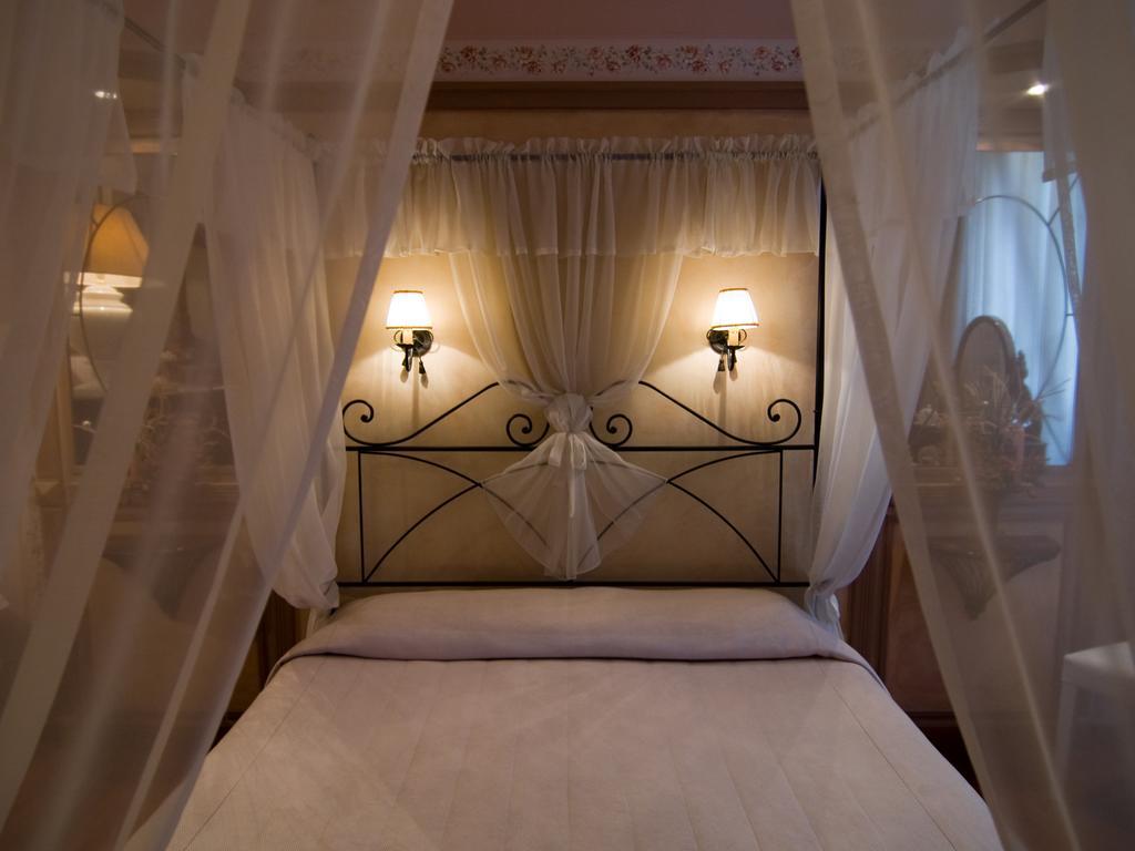 روما B&B Les Suites الغرفة الصورة